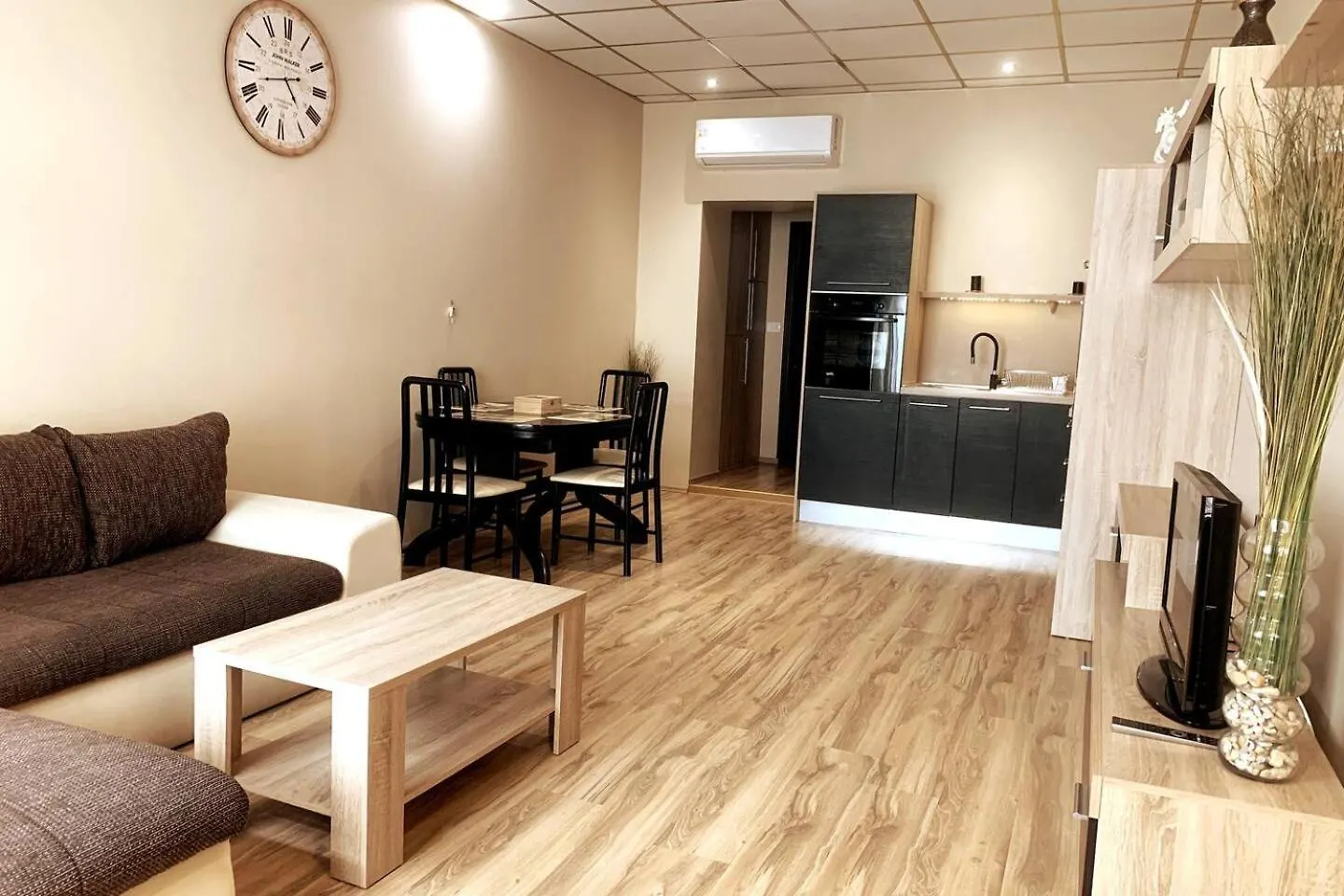 Prestige Apartments زادار